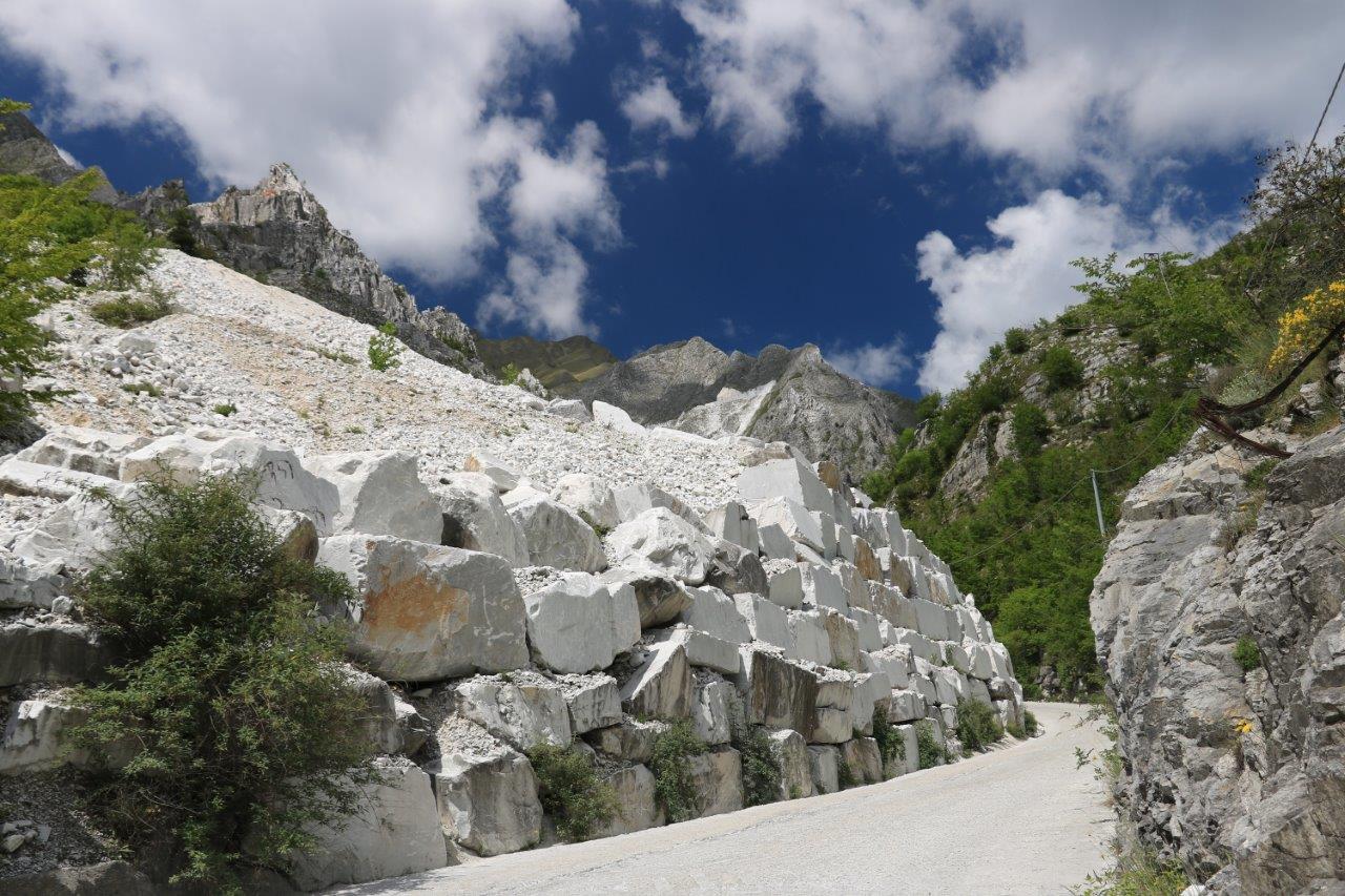 WHAT A MOUNTAIN OF MARBLE CAN TEACH US ABOUT GRATITUDE Vallefuoco
